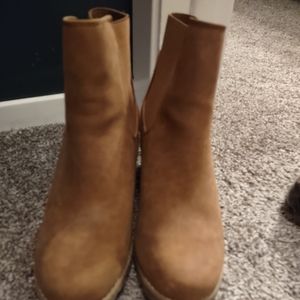 Wedged boots great condition 7.5